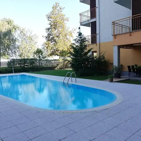 Viktoria Lux White Apartment